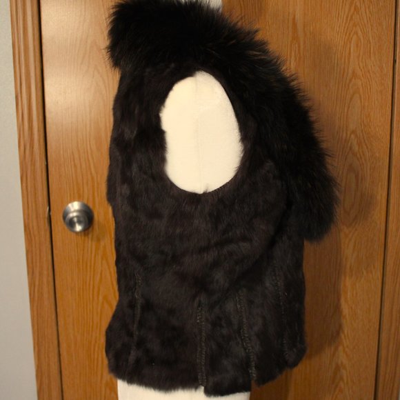 #264 Rabbitt vest, fox fur collar - Picture 5 of 5